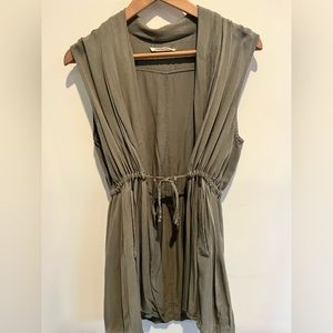 Sleeveless Green Cardigan with Pockets - Size: Small